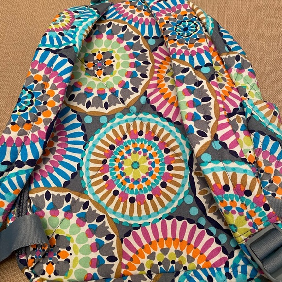 Vera Bradley Essential Compact Quilted Backpack “Sunny Medallion” - New w/ Tags - Picture 4 of 7